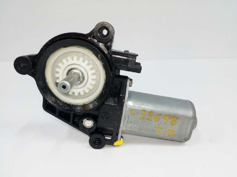 Recambio de motor elevalunas trasero derecho para renault kadjar xmod 4x4 referencia OEM IAM C17689100 Recambio de motor elevalunas trasero derecho para renault kadjar xmod 4x4 referencia OEM IAM C17689100