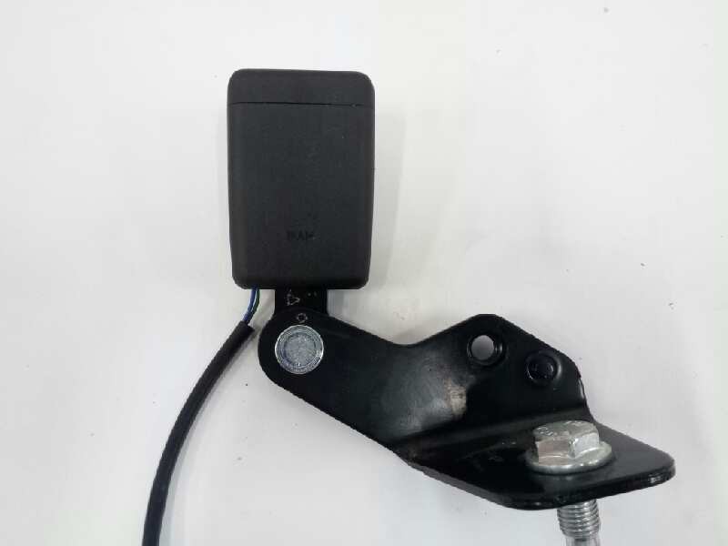Recambio de enganche cinturon izquierdo para renault kadjar xmod 4x4 referencia OEM IAM TRASERO Recambio de enganche cinturon izquierdo para renault kadjar xmod 4x4 referencia OEM IAM TRASERO