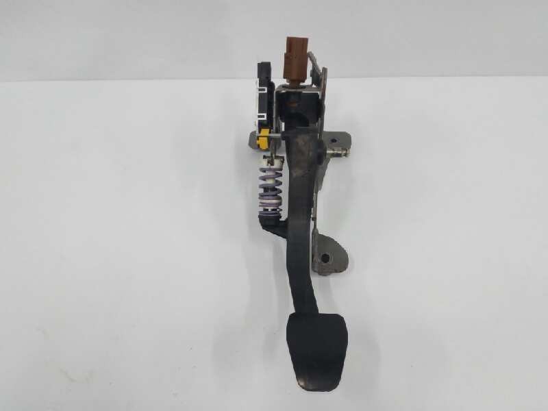 Recambio de pedal embrague para renault kadjar xmod 4x4 referencia OEM IAM 465033762R  