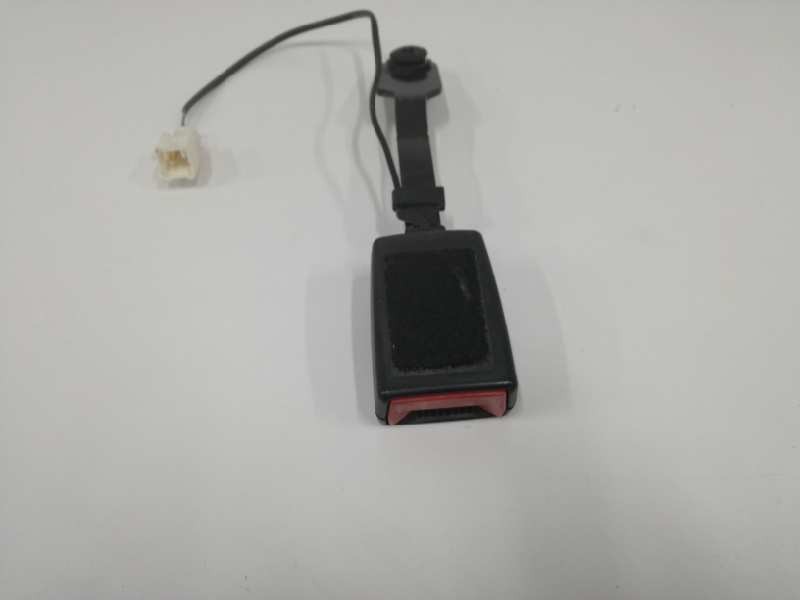 Recambio de enganche cinturon izquierdo para citroën c3 sx referencia OEM IAM 9687393180  