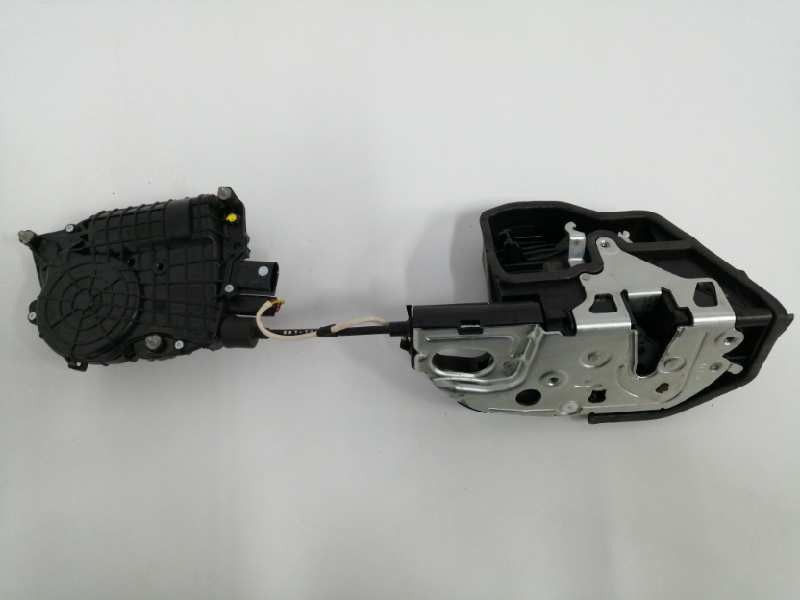 Recambio de cerradura puerta delantera derecha para bmw serie 7 (f01/f02) 4.4 v8 32v cat twin turbo referencia OEM IAM 512171856