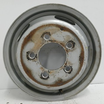 Recambio de llanta para nissan trade 2.8 d referencia OEM IAM 081050133C 5JX15 5H 5X160