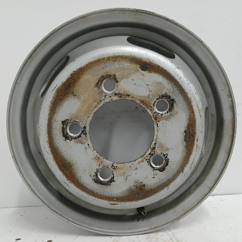 Recambio de llanta para nissan trade 2.8 d referencia OEM IAM 081050133C 5JX15 5H 5X160