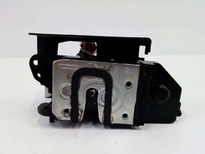 Recambio de cerradura puerta trasera izquierda para ssangyong rodius ii 2.0 xdi referencia OEM IAM   