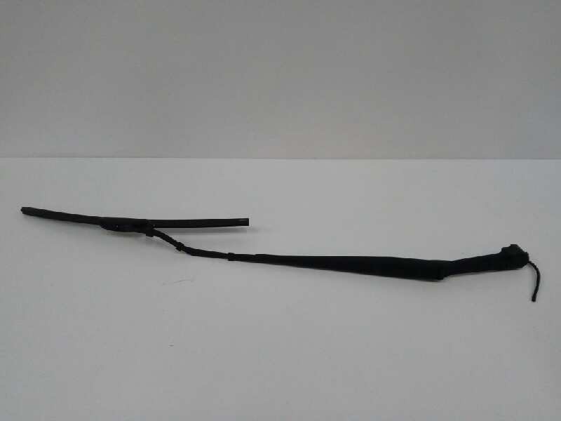 Recambio de brazo limpia delantero derecho para ssangyong rodius ii 2.0 xdi referencia OEM IAM   