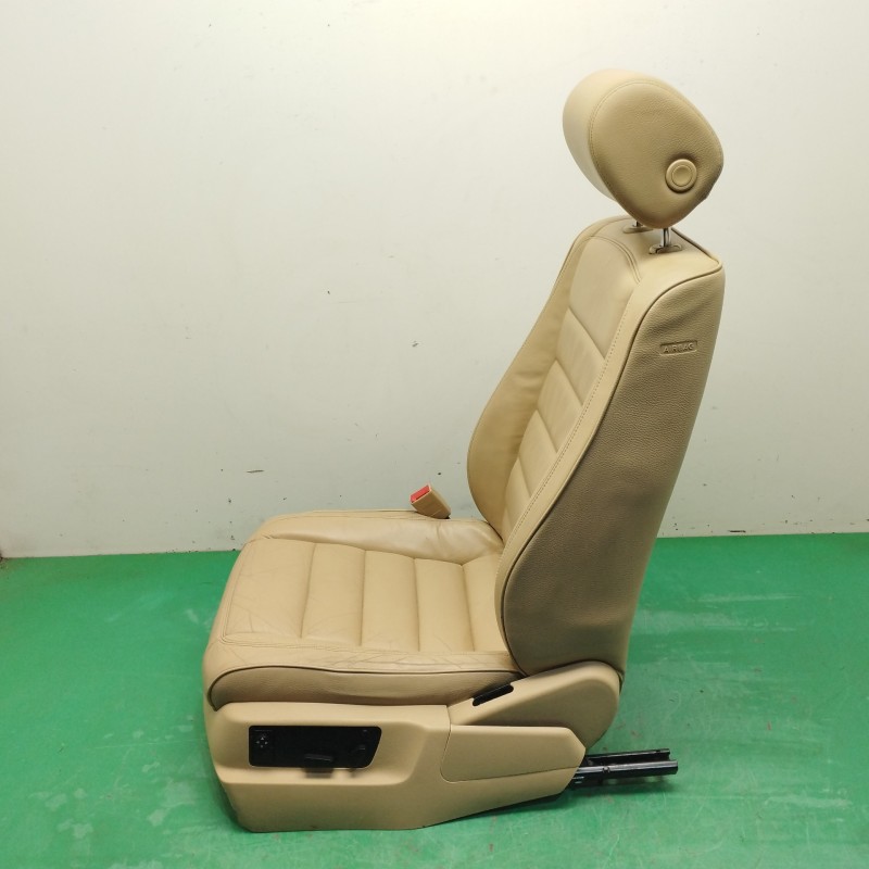 ASIENTO DELANTERO IZQUIERDO