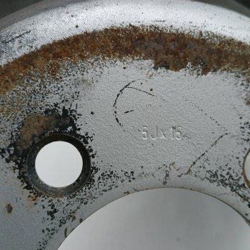 Recambio de llanta para nissan trade 2.8 d referencia OEM IAM 081050133C 5JX15 5H 5X160