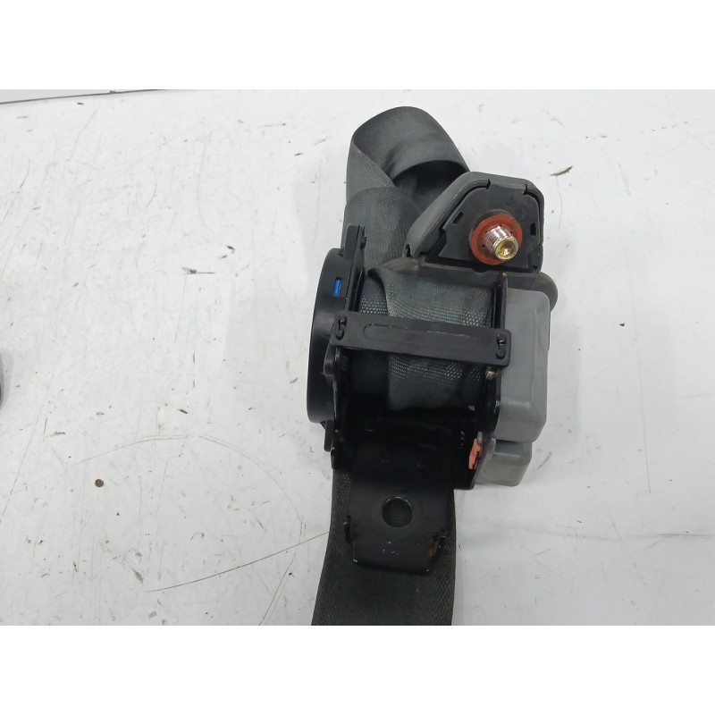 CINTURON SEGURIDAD DELANTERO DERECHO