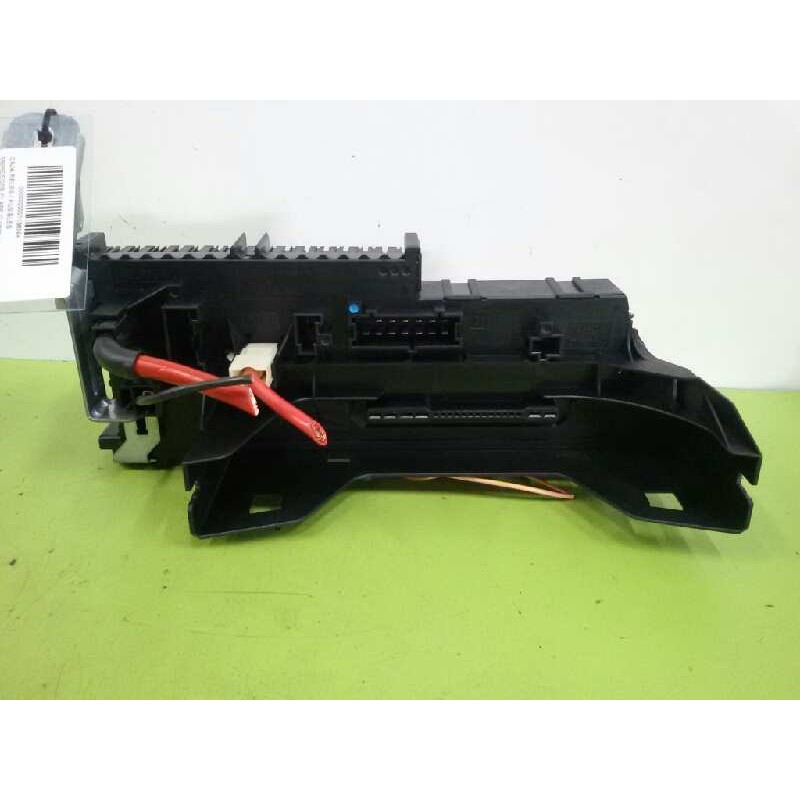 CAJA RELES / FUSIBLES