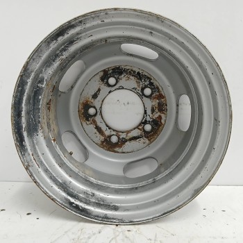 Recambio de llanta para nissan trade 2.8 d referencia OEM IAM 081050133C 5JX15 5H 5X160