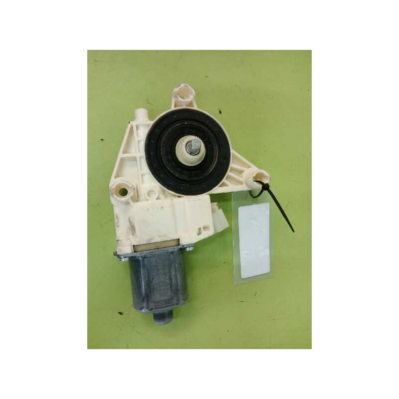 MOTOR ELEVALUNAS DELANTERO DERECHO