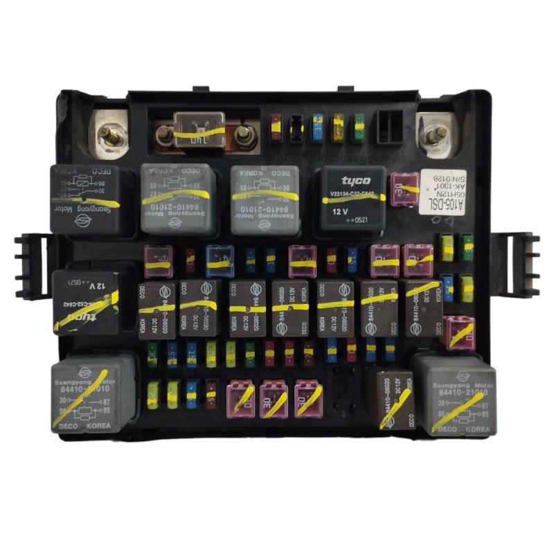 Recambio de caja reles / fusibles para ssangyong rodius 2.7 turbodiesel cat referencia OEM IAM A105DSL  
