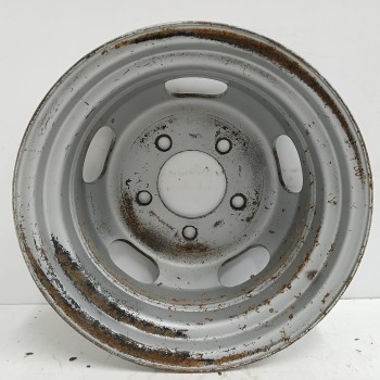 Recambio de llanta para nissan trade 2.8 d referencia OEM IAM 081050133C 5JX15 5H 5X160