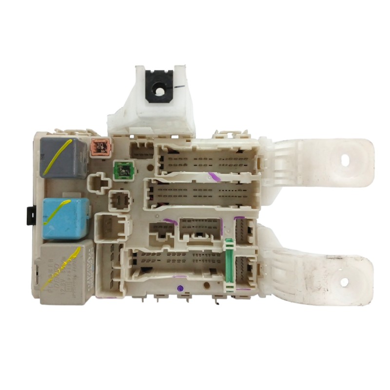 Recambio de caja reles / fusibles para toyota prius (nhw20) executive referencia OEM IAM 8273047290  