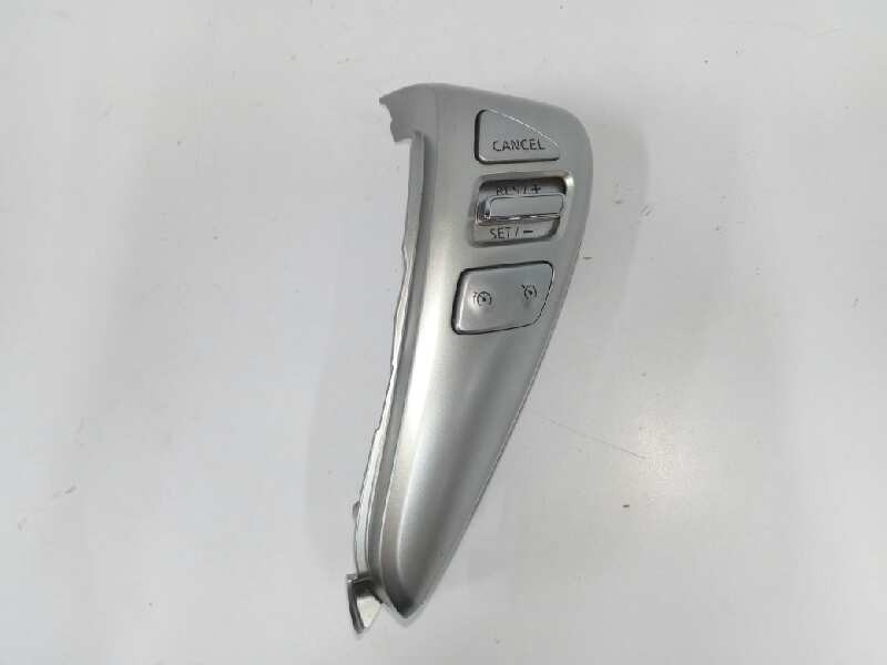 Recambio de mando volante para nissan note 1.2 cat referencia OEM IAM  LADO DERECHO 