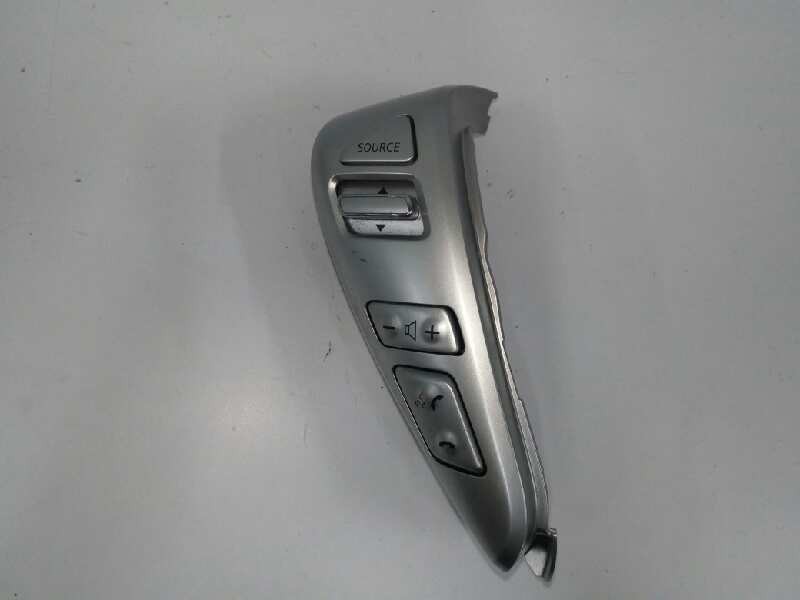 Recambio de mando volante para nissan note 1.2 cat referencia OEM IAM  LADO IZQUIERDO 