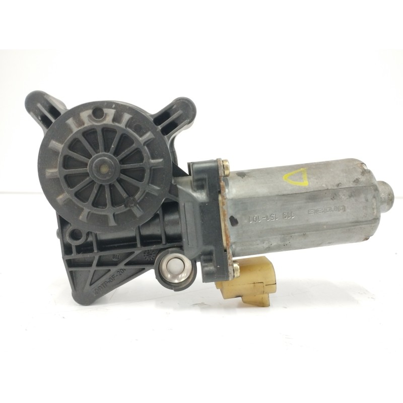 MOTOR ELEVALUNAS DELANTERO DERECHO