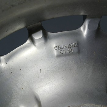 Recambio de llanta para mercedes-benz clase e (w124) berlina 2.5 diesel referencia OEM IAM 1244001802 6,5X15H2 ET46 5H 5X115