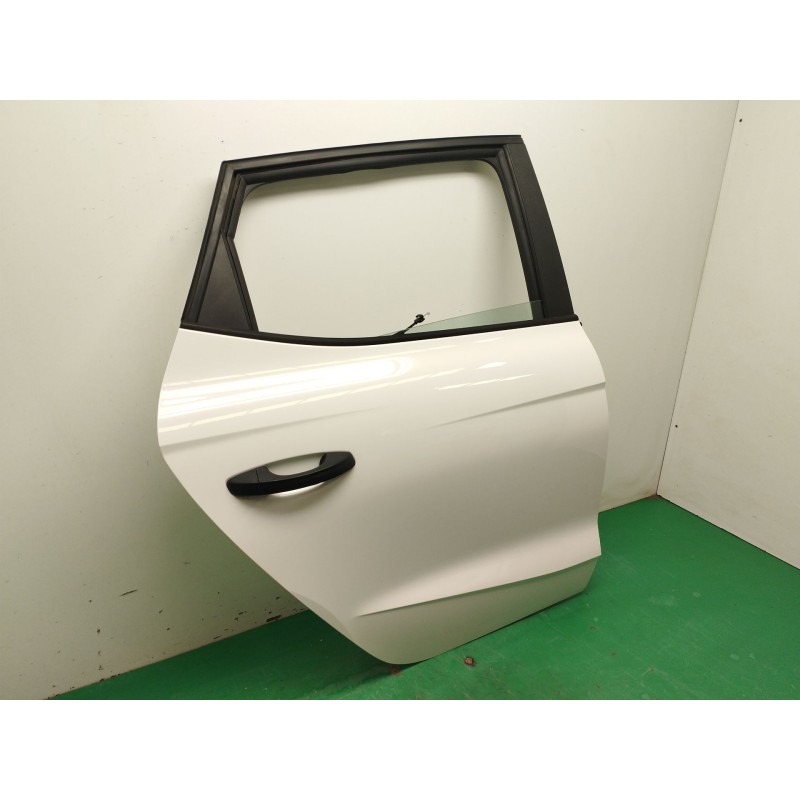 PUERTA TRASERA DERECHA 6F0833052E