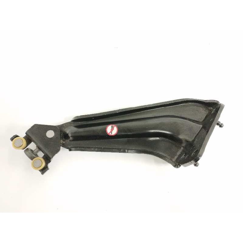 Recambio de soporte / guia puerta corredera para peugeot rifter 1.5 blue-hdi fap referencia OEM IAM 9816965980 LATERAL IZQUIERDA