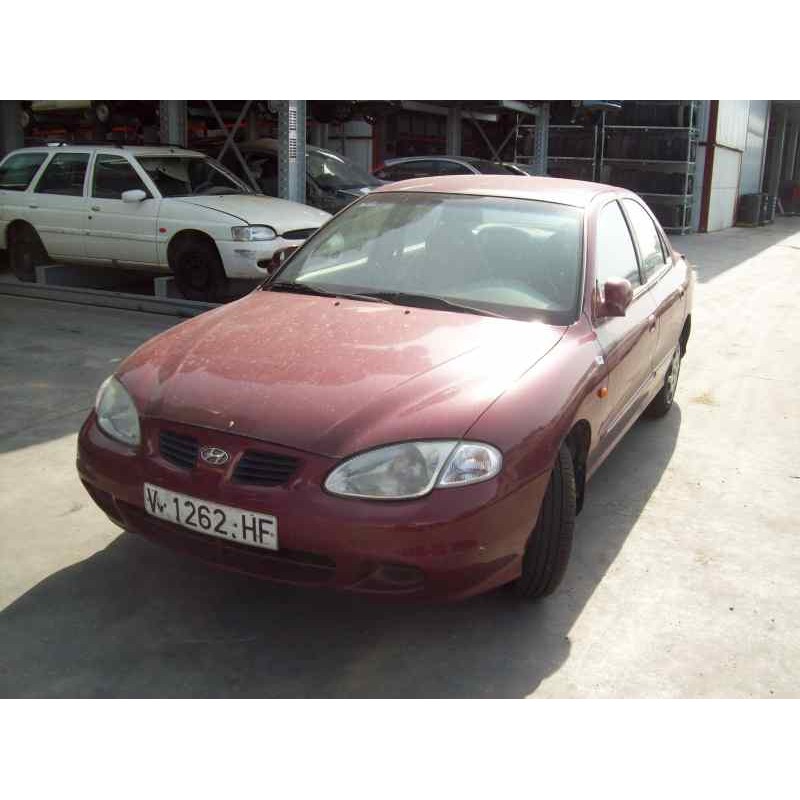 hyundai lantra berlina (rd) del año 2000