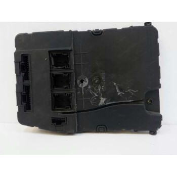 CAJA RELES / FUSIBLES 8200780028 