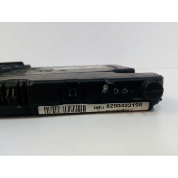 Recambio de caja reles / fusibles para renault megane ii berlina 5p luxe privilege referencia OEM IAM 8200433198  