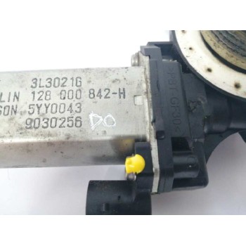 Recambio de motor elevalunas delantero derecho para dacia duster laureate 4x2 referencia OEM IAM 9030256  
