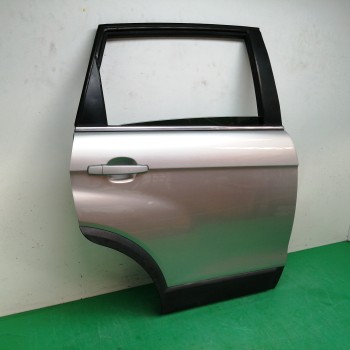 Recambio de puerta trasera derecha para chevrolet captiva 2.0 diesel cat referencia OEM IAM 94543753 OBSERVAR FOTOS 
