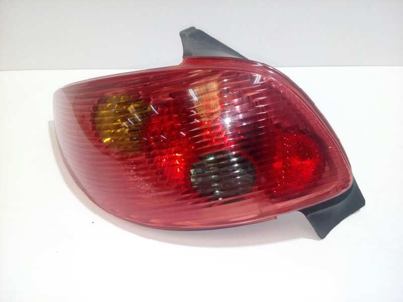 Recambio de piloto trasero izquierdo para peugeot 206 berlina xs referencia OEM IAM   