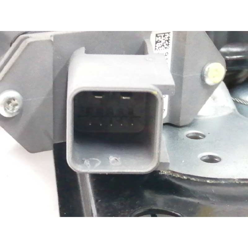 ELEVALUNAS DELANTERO DERECHO