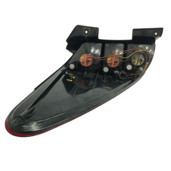 Recambio de piloto trasero derecho para ssangyong rodius 2.7 turbodiesel cat referencia OEM IAM 8360221302  