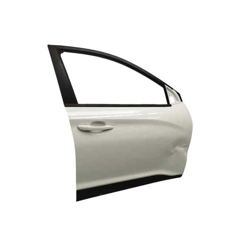 PUERTA DELANTERA DERECHA NECESITA REPARACION