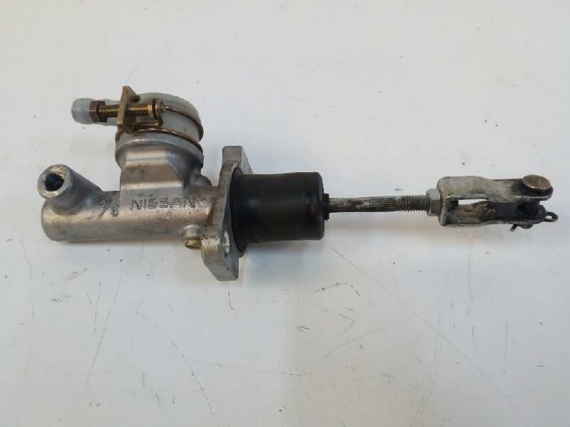 Recambio de bomba embrague para nissan cabstar 01.04  3.0 diesel referencia OEM IAM   