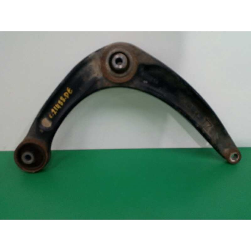 Recambio de brazo suspension inferior delantero derecho para peugeot 308 sport referencia OEM IAM 823214  
