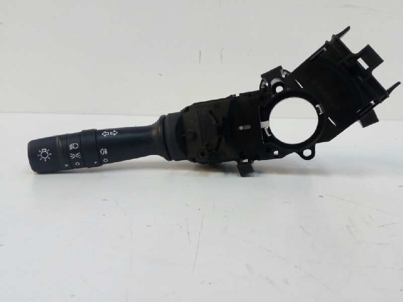 Recambio de mando luces para kia rio 1.1 crdi cat referencia OEM IAM 299138875  