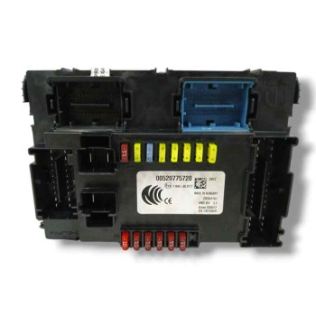 CAJA RELES / FUSIBLES 00520775720 