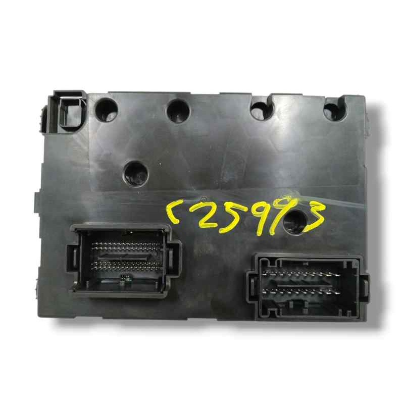 CAJA RELES / FUSIBLES