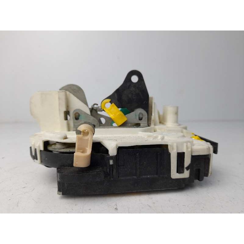 Recambio de cerradura puerta trasera izquierda para dodge caliber 2.0 16v crd cat referencia OEM IAM 04589415AF  