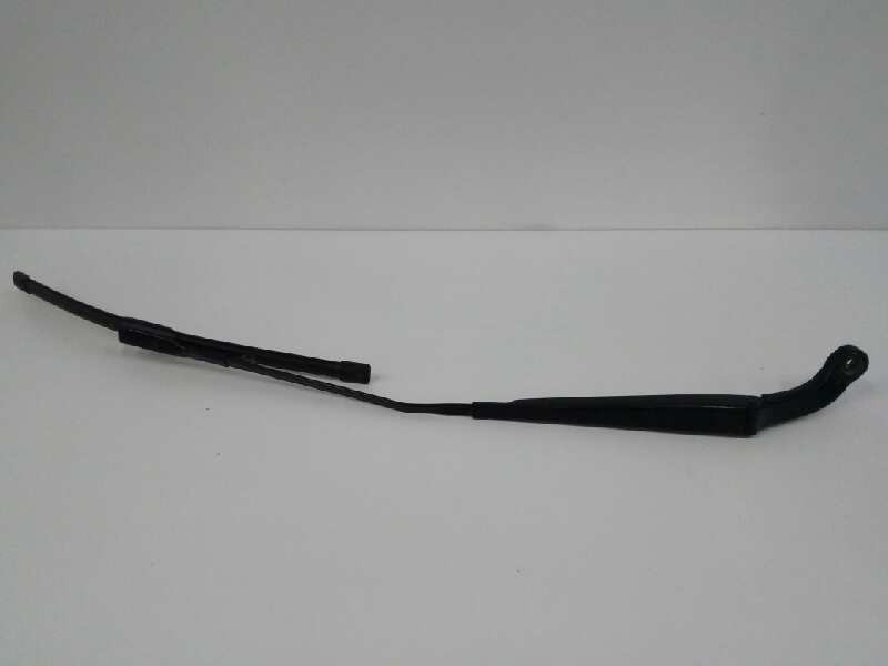 Recambio de brazo limpia delantero derecho para audi a3 sportback (8va) ambiente referencia OEM IAM 8V1955408  