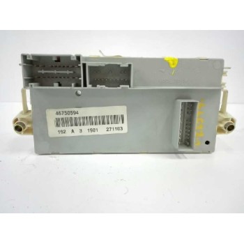 Recambio de caja reles / fusibles para fiat stilo (192) 1.9 jtd cat referencia OEM IAM 501209520040  