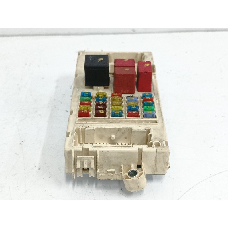 CAJA RELES / FUSIBLES