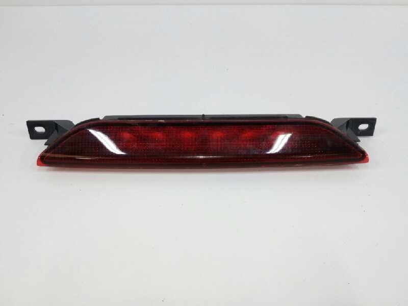 Recambio de luz central de freno para jeep compass 2.2 crd cat referencia OEM IAM 05303754AF Recambio de luz central de freno para jeep compass 2.2 crd cat referencia OEM IAM 05303754AF