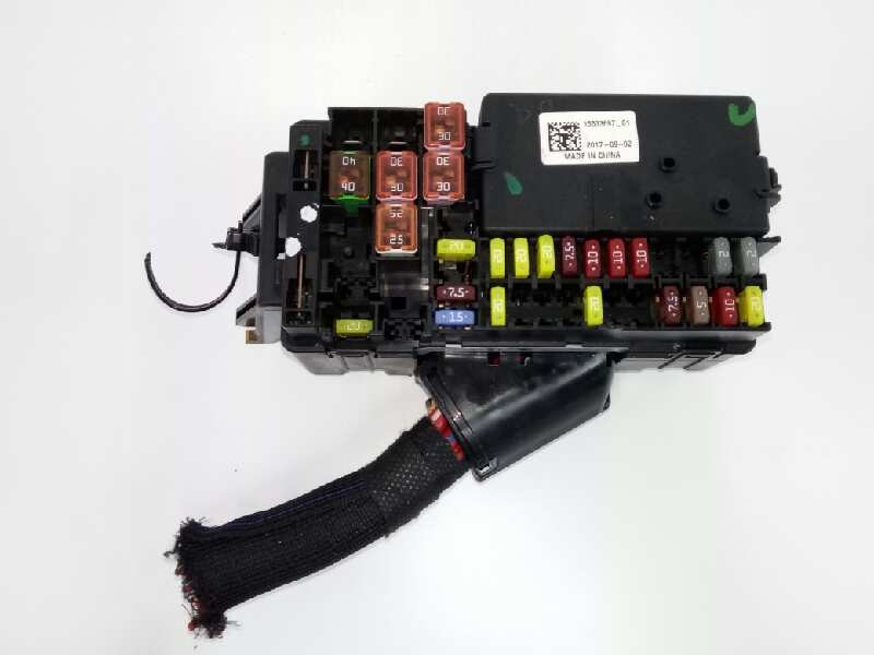 Recambio de caja reles / fusibles para opel astra k lim. 5türig 1.6 cdti dpf referencia OEM IAM 15533697  