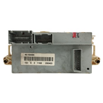 Recambio de caja reles / fusibles para fiat stilo (192) 1.9 jtd cat referencia OEM IAM 501209520040  