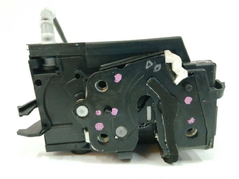Recambio de cerradura puerta trasera izquierda para peugeot 308 1.2 12v e-thp referencia OEM IAM 9826126080  