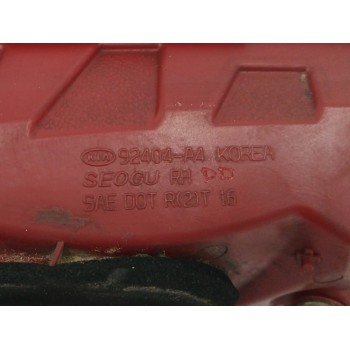 Recambio de piloto trasero derecho interior para kia carens iv 1.7 crdi referencia OEM IAM 92404A4  