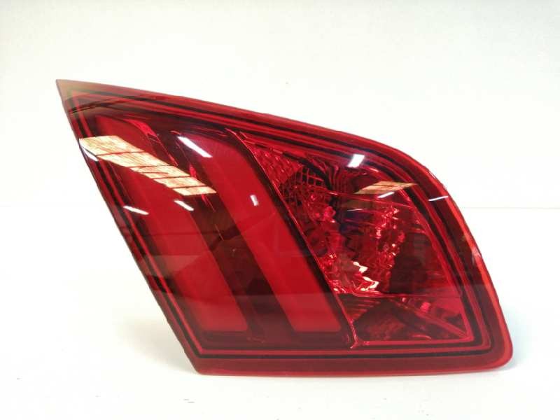 Recambio de piloto trasero izquierdo interior para peugeot 308 1.2 12v e-thp referencia OEM IAM 9877818380 Recambio de piloto trasero izquierdo interior para peugeot 308 1.2 12v e-thp referencia OEM IAM 9877818380