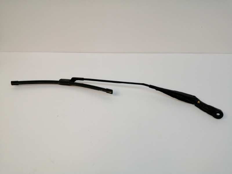 Recambio de brazo limpia delantero derecho para peugeot 308 1.2 12v e-thp referencia OEM IAM 9677256180  
