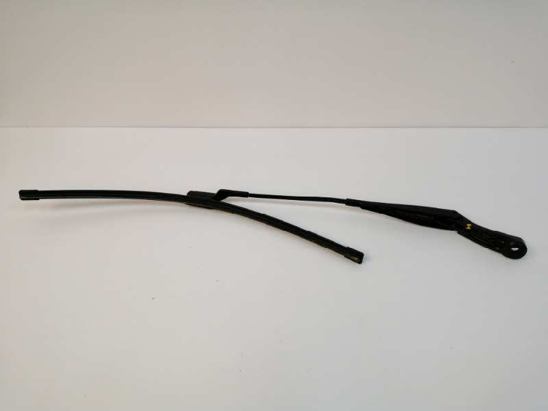 Recambio de brazo limpia delantero izquierdo para peugeot 308 1.2 12v e-thp referencia OEM IAM 9677256280  